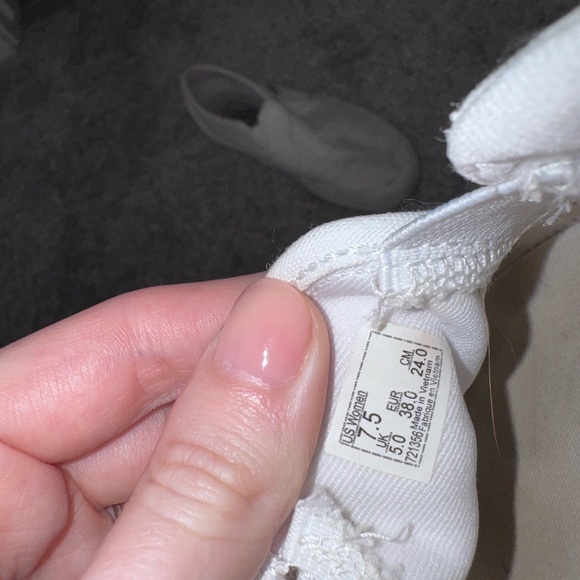 Vans - Picture 2 of 3